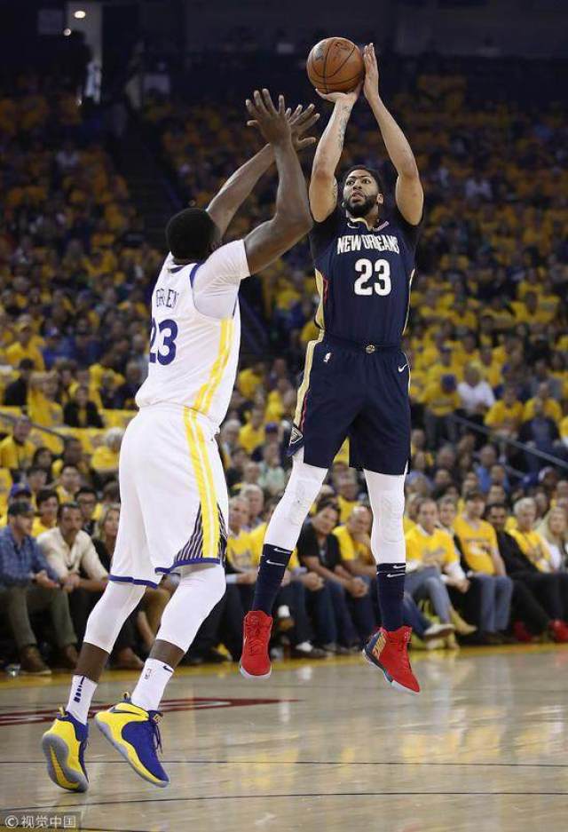 埃因霍温训练开放日，窗口期遗憾出局引欢呼，NBA季后赛在即，资深球员宣示担当的简单介绍-开云电竞