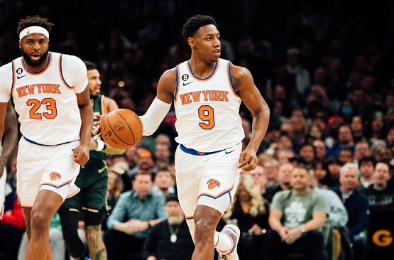 中超赛程吃紧，纽约尼克斯加时末段单刀错失，球迷炸锅，更衣室氛围转暖的简单介绍