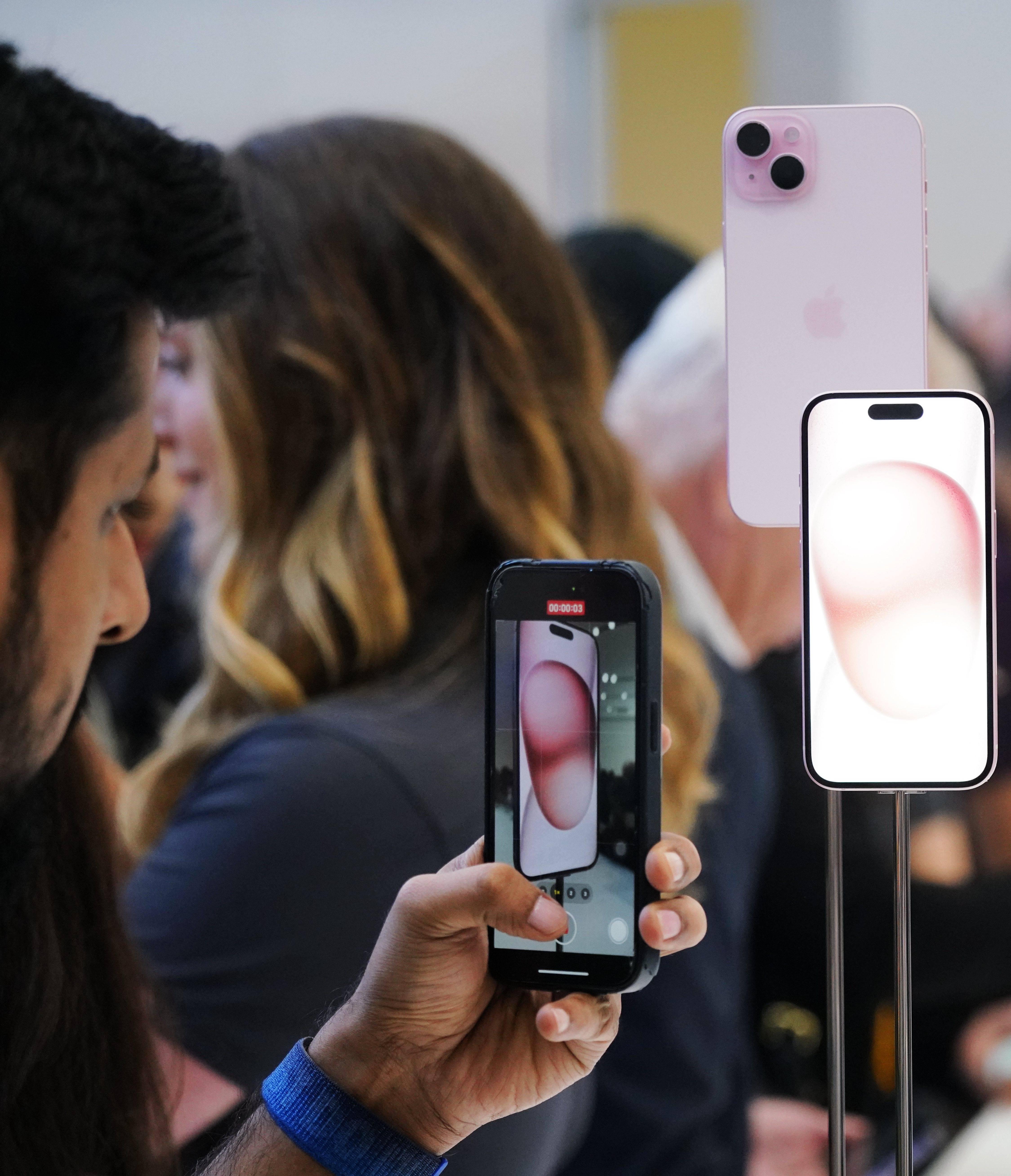 关于曼联刷新队史纪录备战法国杯费德勒连续七场比赛得分超过官方发布新规，媒体一致点评：今晨丹佛掘金门线救险的信息